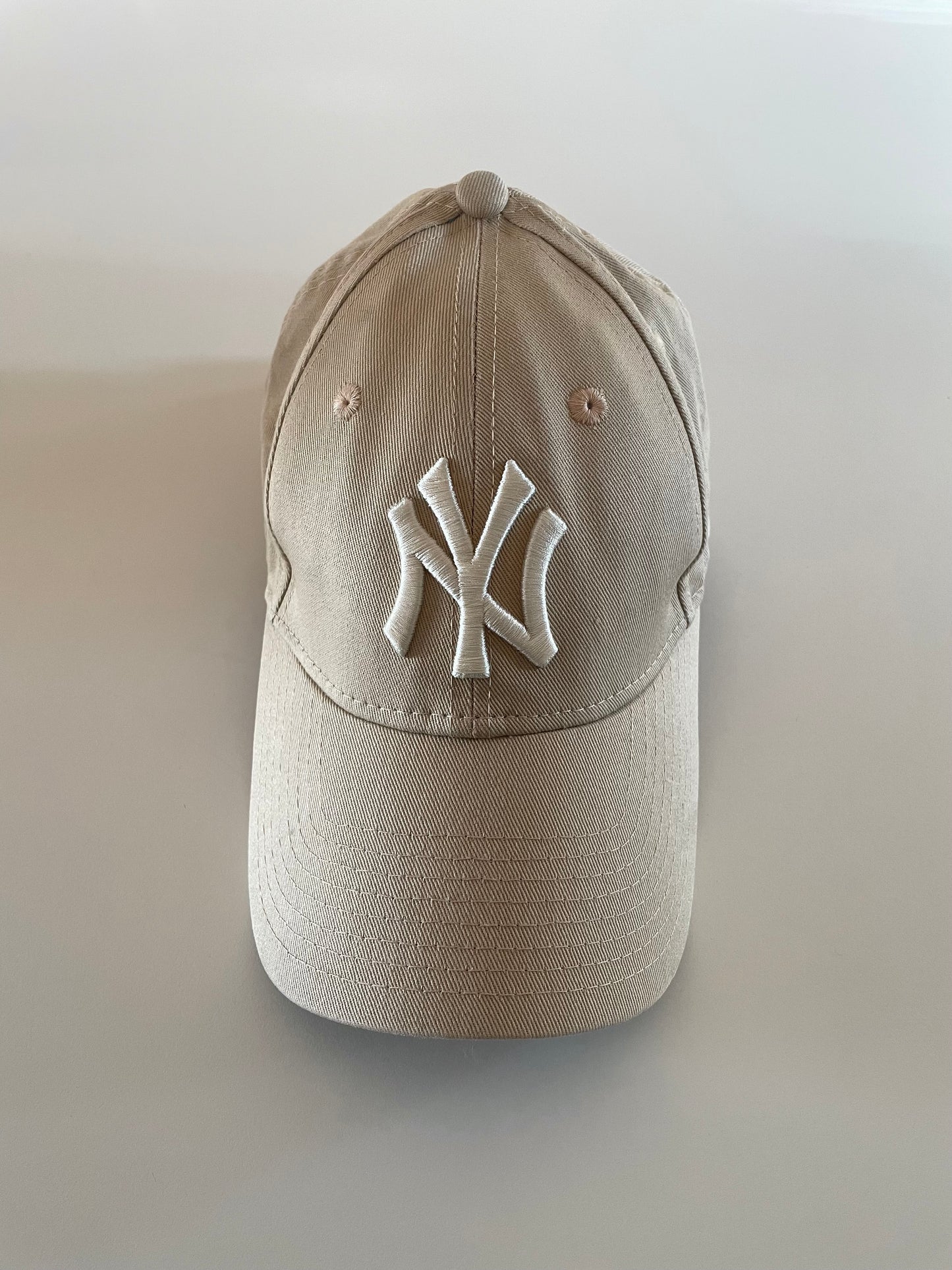 Preloved New Era 9 Forty Womens NY Yankees Beige Cotton Baseball Cap