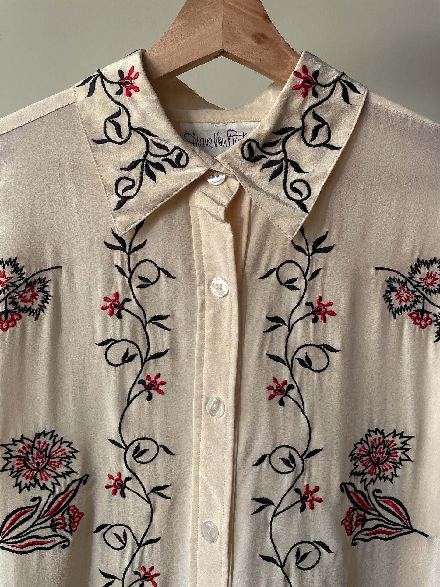 Vintage Designer Diane Von Fürstenberg Cream Silk Romantic Embroidered Top