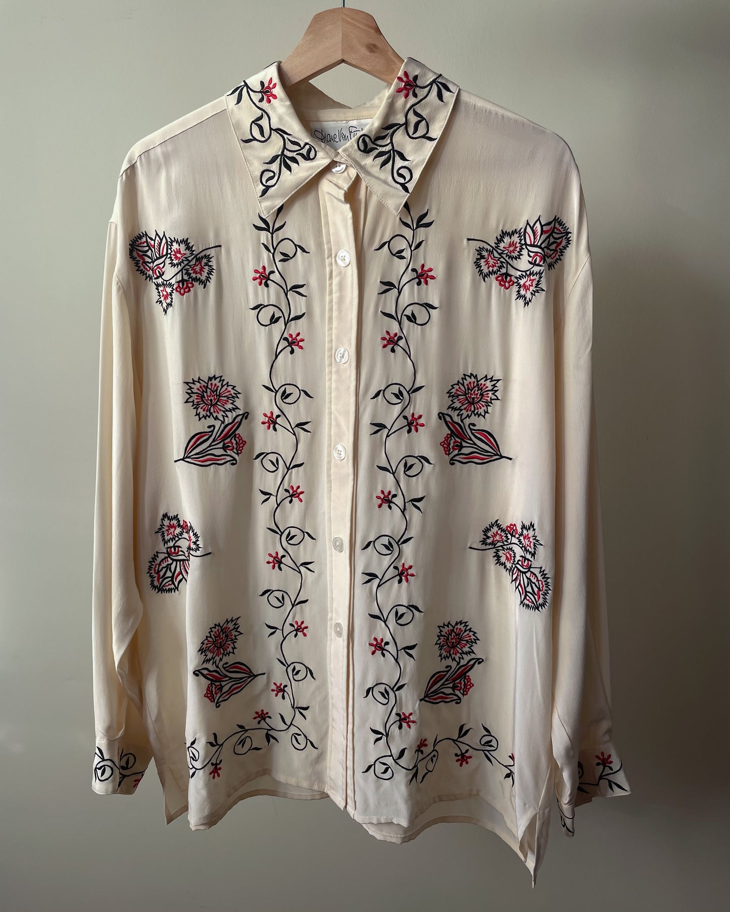 Vintage Designer Diane Von Fürstenberg Cream Silk Romantic Embroidered Top