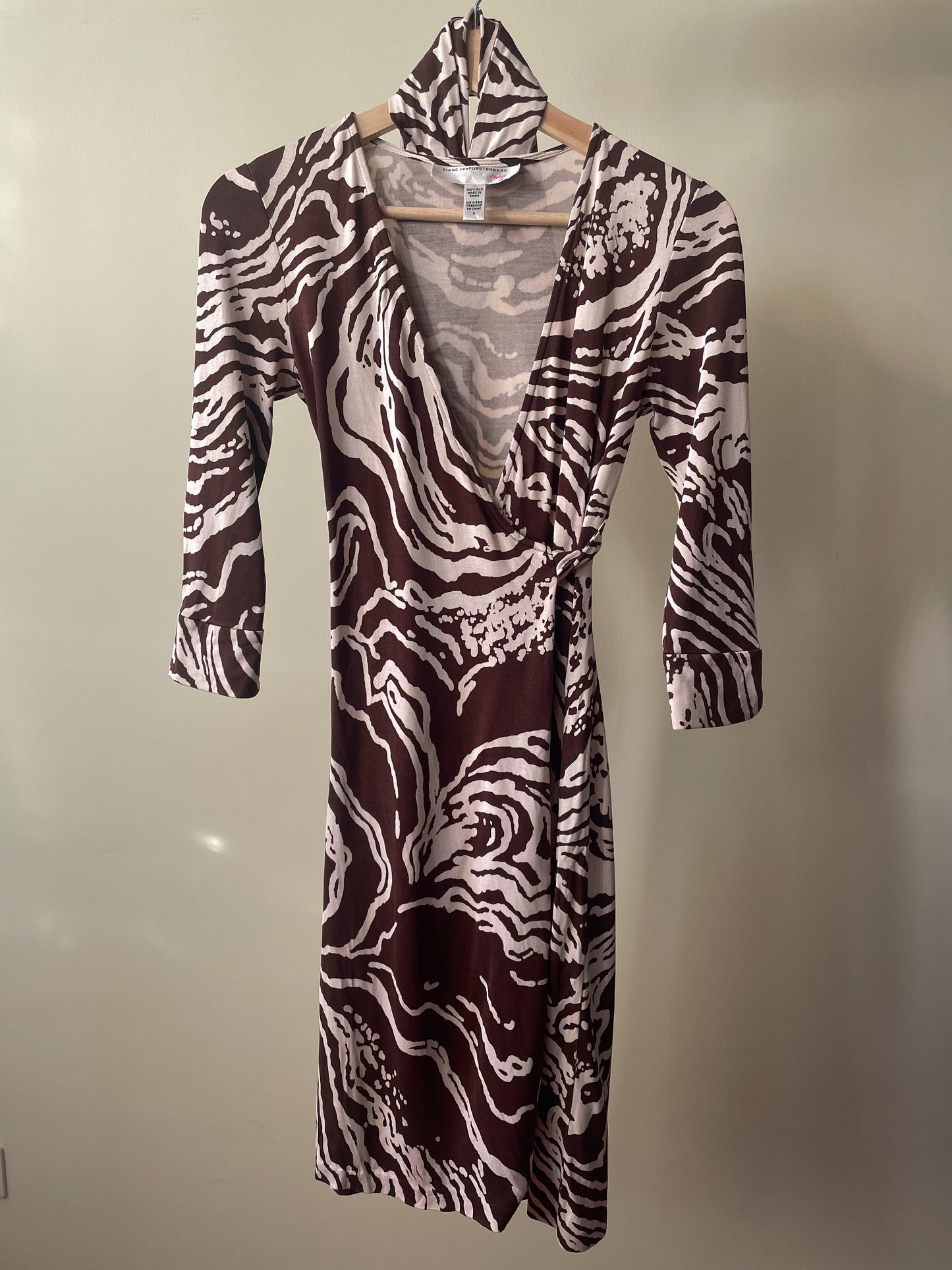 Vintage Designer Diane Von Fürstenberg Chocolate Brown Print Silk Wrap Dress